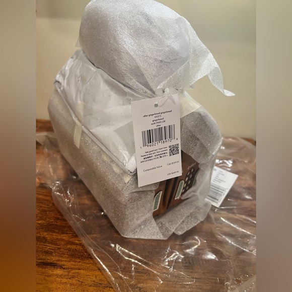 NWT Kate Spade Gingerbread House Purse ✨ Christmas Bag 🎄 $449 MSRP - New Seller! - Picture 13 of 13